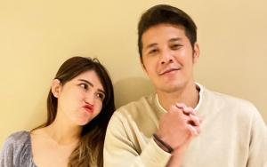 Via Vallen Tampil Mesra dan Kompak Kenakan Baju Adat Bareng Chevra Yolandi, Prewed? 