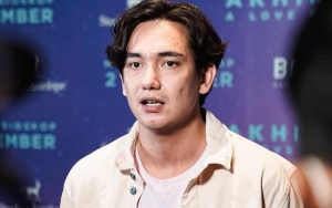 8 Potret Kece Adipati Dolken, Siap Comeback Film Kisah Cinta Beda Agama 