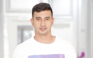 Disebut Makin Mirip Ali Syakieb, Wajah Bayi Guzel Saat Tidur Sambil Tersenyum Dipuji Bule Banget