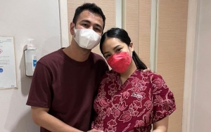 Nagita Slavina Tak Kuasa Tahan Gemas Perdana Gendong Baby 'R', Kondisi Pasca Lahiran Terkuak