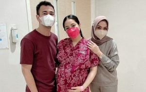 Masih Ditutupi, Wajah Bayi Nagita-Raffi Dibocorkan Mirip Rafathar Sang Kakak?