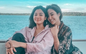 Gisel Pamer Tato Unik, Naysila Tampil Seksi di Tengah Laut Dipuji Natural Beauty