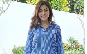 Dhena Devanka Buka Suara terkait Video CCTV Bawa Barbel 'KDRT' Jonathan Frizzy