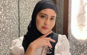 Juliana Moechtar Istri Alm Herman Seventeen Kini Berhijab, Siap Lepas Status Janda?