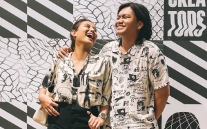 Awkarin Dilamar Kekasih Saat Momen Ulang Tahun, Urusan Agama Ikut Jadi Sorotan
