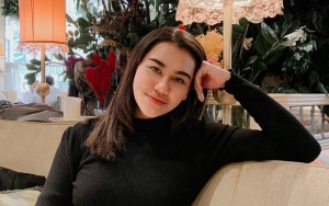Kenang Foto Lawas Ini, Aaliyah Massaid Ungkap Rindu Pada Sang Ayah