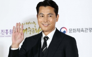Blue Dragon Film Awards 2021: Jung Woo Sung Positif Corona, Sempat Kontak dengan Artis Lain?
