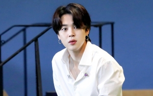 Postingan Jimin BTS di Pantai Diduga Lovestagram, Sama Siapa?