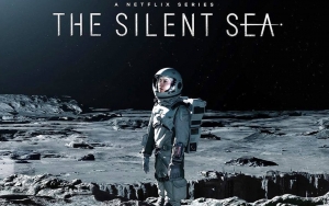 Suasana Mencekam Gong Yoo cs di Awak Kapal Semakin Terasa Lewat Teaser Foto 'The Silent Sea' 