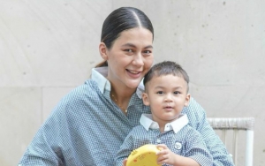 Paula Verhoeven Beber Momen Ajari Kiano Berbagi Sejak Dini, Paras Sang Model Ramai Dikomentari