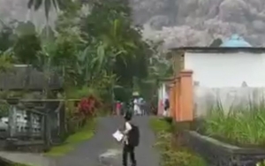 Korban Jiwa Erupsi Gunung Semeru Capai 15 Orang, Bupati Lumajang Tetapkan Status Tanggap Darurat