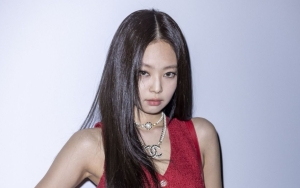 Jennie BLACKPINK Tampil Seksi dan Menggoda di Pemotretan Pakaian Dalam