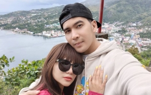 Dinar Candy Unggah Foto Piknik Bareng Ibunda Ridho Ilahi, Interaksi dengan Camer Bikin Salfok