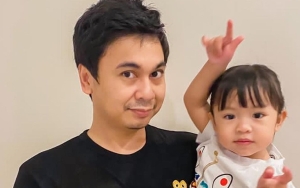 Raditya Dika Bagikan Momen Menggemaskan Saat Putrinya Kirim Pesan Suara, Begini Isinya