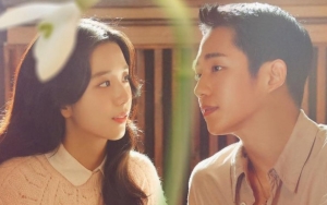 Jisoo BLACKPINK Merasa Beruntung Bisa Kerja Bareng Jung Hae In, Beber Suasana Syuting 'Snowdrop'