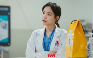 Jadi Dokter Magang, Na Eun A Pink Disebut Bakal Bikin 'Ghost Doctor' Lebih Kaya!