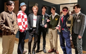 BTS Ogah Disuruh Foto Lompat, Cara Jungkook Nolak Keren Abis