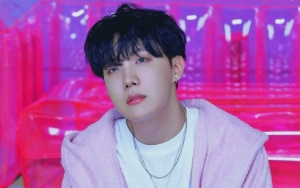 J-Hope BTS Sengaja Pamer Pakai Baju Bergambar Kondom, Ternyata Ini Tujuannya