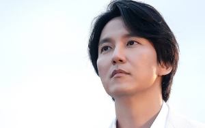 Ada Getaran Gelap, Begini Penampilan Misterius Kim Nam Gil di Poster 'Those Who Read Hearts of Evil'