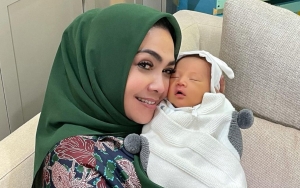 Bikin Geleng-geleng, Rieta Amilia Hadiahkan Tabungan Masa Depan Rp 1 Miliar untuk Bayi Rayyanza