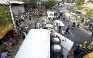 Truk Kargo Angkut Migran Gelap Terguling di Meksiko, 53 Meninggal
