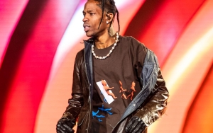 Travis Scott Akui Tak Merasa 'Bertanggung Jawab' Atas Rusuhnya Konser 'Astroworld', Publik Murka