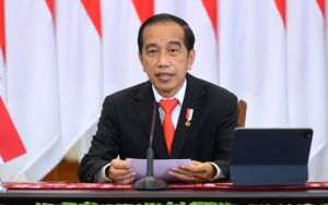 Istana Benarkan Jokowi Dilempar Kertas Saat Kunjungi Warga Terdampak Erupsi Semeru, Apa Isinya?