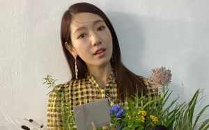Park Shin Hye Pamer Selfie Perdana Usai Umumkan Hamil, Makin Glowing!