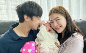 Rayakan Usia 1 Bulan, Putri Felicya Angelista dan Caesar Hito Imut Banget Didandani Begini
