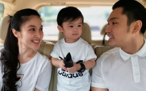 Gaya Banget, Raphael Putra Sandra Dewi Minta Kembaran Pakai Barang Mahal dengan Sang Ayah