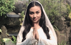 Ariel Tatum Kembali Bagikan Momen Saat Jalani Sembahyang Umat Hindu, Mantap Pindah Agama?