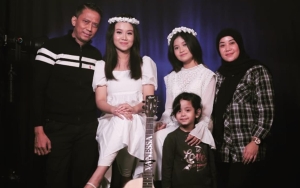 Nyanyi di 'Museum' Vanessa Angel, Mayang Pamer Wajah Cantik Flawless Ala Idol Korea?