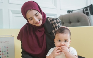 Zaskia Sungkar Pamer 'Otot Sosis' Baby Ukkasya, Melly Goeslaw: Besok Aku Gigit