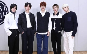 MAMA 2021: Busana TXT Beda Dari yang Lain, Tonjolkan Aura Pangeran Kerajaan