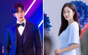 MAMA 2021: Serasinya Ahn Bo Hyun Gandeng Jo Bo Ah di Red Carpet