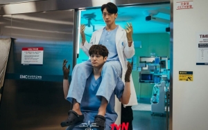 7 Pesona Memikat Rain Dan Kim Bum, Siap Ciptakan Bromance Di 'Ghost Doctor'