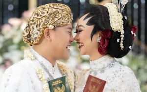 Menikah, Intip 7 Potret Mesra Danang DA Dengan Istri Yang Sukses Bikin Melting