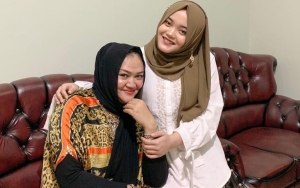 Putri Delina Bicarakan Ajaran Mendiang Ibu untuk Tidak Dendam, Soal Teddy?