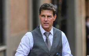 Tom Cruise Terbangkan Jet Lewati Samudera Atlantik Demi Kirim Kue Natal Ke Kru 'Mission: Impossible'