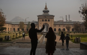 Ditutup Selama 2 Tahun, Masjid Pusat Kota Terbesar Jadi Tempat Protes Muslim Kashmir