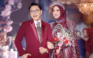 Danang DA Syok Sampai Melongo Saat Kue Pernikahannya Ambruk, Intip Detik-detik Insidennya