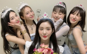 KBS Gayo Daechukje 2021: Muncul Terakhir, Penampilan Red Velvet di Red Carpet Bikin Heboh