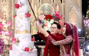 Sederet Potret Danang DA dan Hemas Nura Di Pesta Ngunduh Mantu, Terjadi Insiden Kue Pernikahan Jatuh
