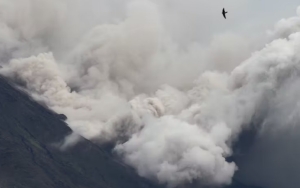 PVMBG Beri Penjelasan Usai Viral Gunung Semeru Disebut 'Bocor Dari Tengah'