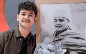 Syakir Daulay Ziarah ke Makam Ameer Azzikra, Bongkar Kebiasan Ultah yang Kini Tinggal Kenangan