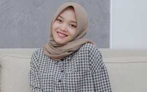 Tahan Tangis, Putri Delina Akhirnya Wujudkan Impiannya dan Mendiang Lina di Konser Rizky Febian