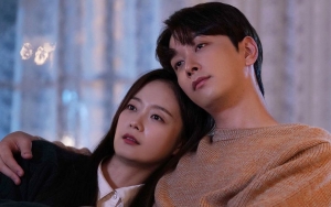 Jeon So Min dan Chansung 2PM Bolak-Balik Ciuman Hot di 'Show Window: The Queen's House'