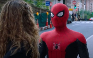 Sutradara 'Hawkeye' Bicara Soal Crossover dengan 'Spider-Man: No Way Home' 