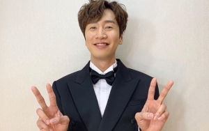 Lee Kwang Soo Miliki Cara Unik Balas 'Jari Tengah' Dari Seleb Lain, Intip 7 Potret Kecenya