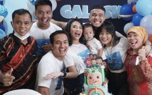 Bukti Sayang, Viral Lagi Video Keluarga Bibi Andriansyah Tampak Terpukul Saat Sidang Vanessa Angel